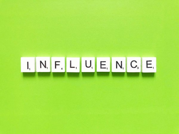 Quelles techniques de marketing d'influence sont les plus efficaces pour une entreprise de produits de bien-être?