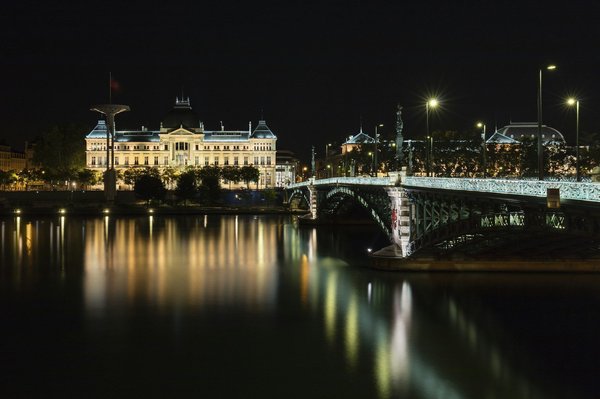 Avocat en droit du travail à versailles : vos droits en sécurité